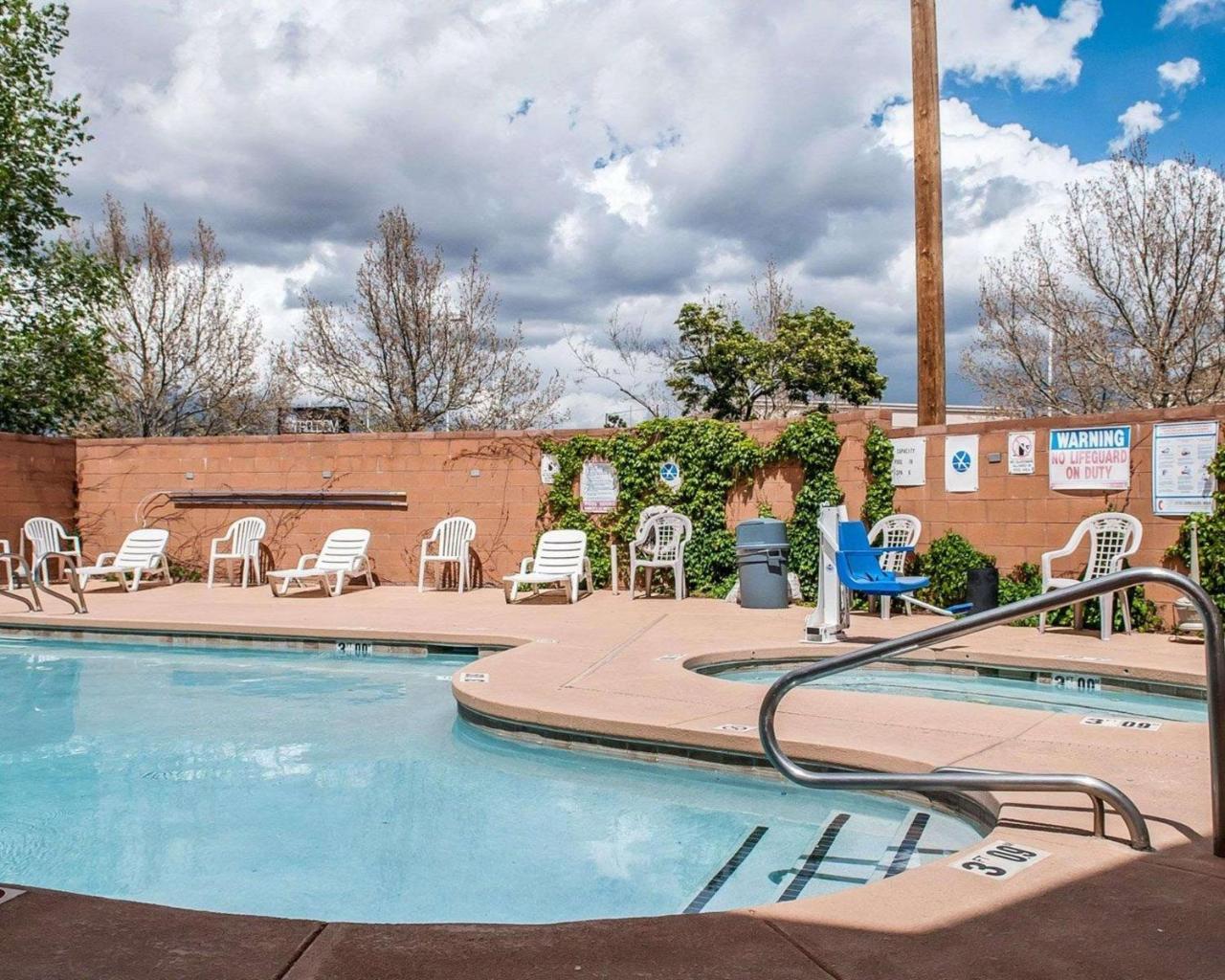 Econo Lodge Inn & Suites Santa Fe Eksteriør bilde